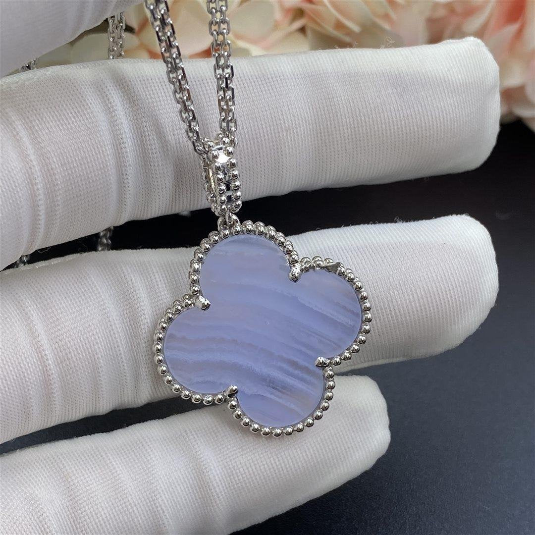 [Mystic Crown]CLOVER SILVER CHALCEDONY BIG CLOVER NECKLACE