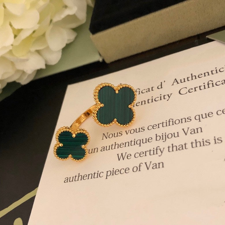 [Mystic Crown]CLOVER BETWEEN THE FINGER RING
