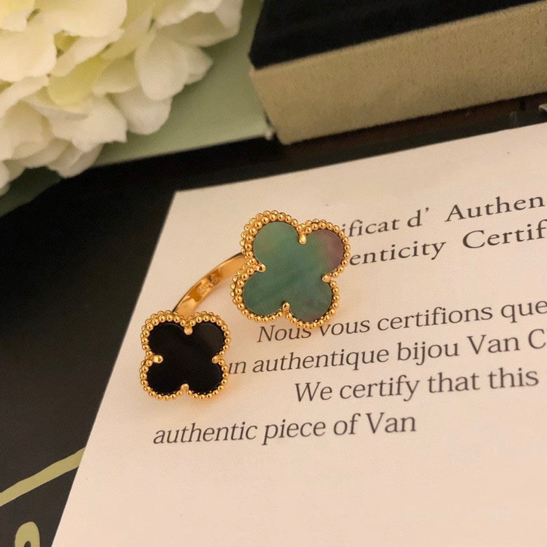 [Mystic Crown]CLOVER BETWEEN THE FINGER RING