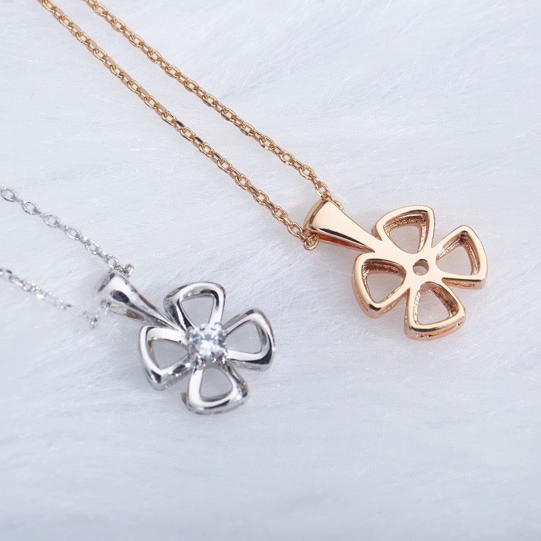 [Mystic Crown]FIOREVER NECKLACE DIAMOND CENTER