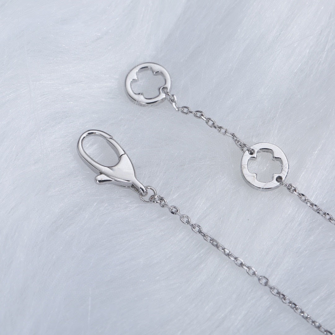 [Mystic Crown]FIOREVER NECKLACE DIAMOND CENTER