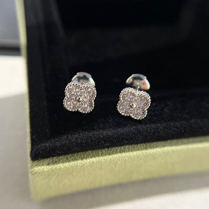 [Mystic Crown]CLOVER MINI DIAMOND STUD EARRINGS