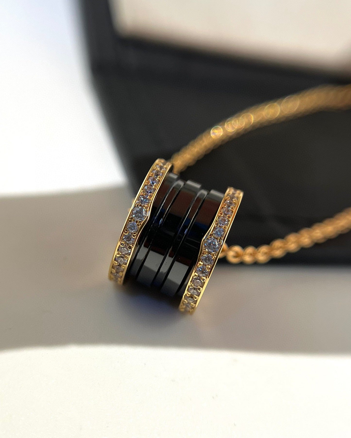 [Mystic Crown]ZERO 1 BLACK CERAMIC DIAMOND PINK GOLD NECKLACE