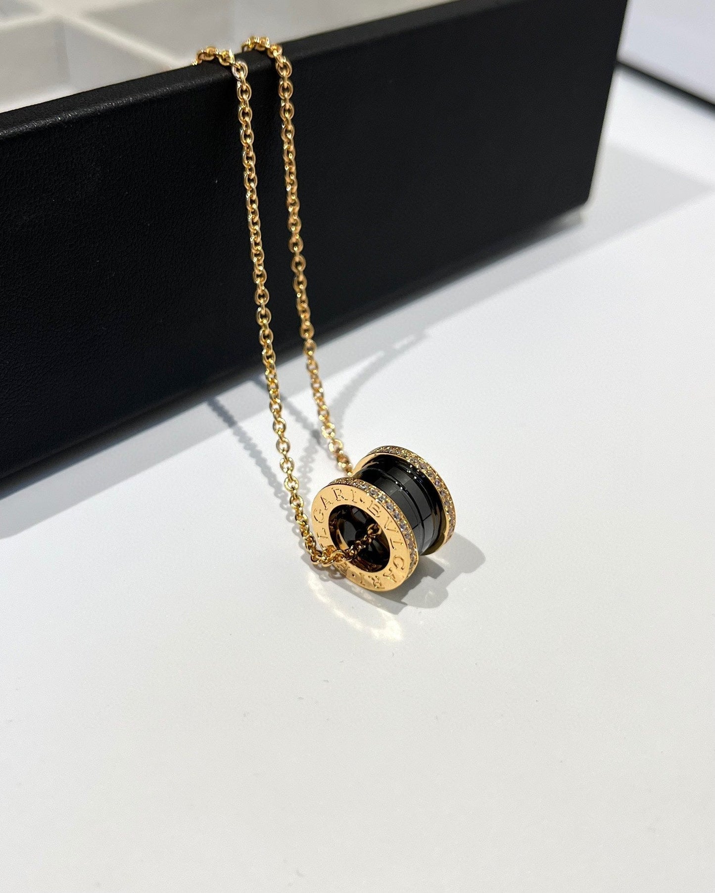 [Mystic Crown]ZERO 1 BLACK CERAMIC DIAMOND PINK GOLD NECKLACE