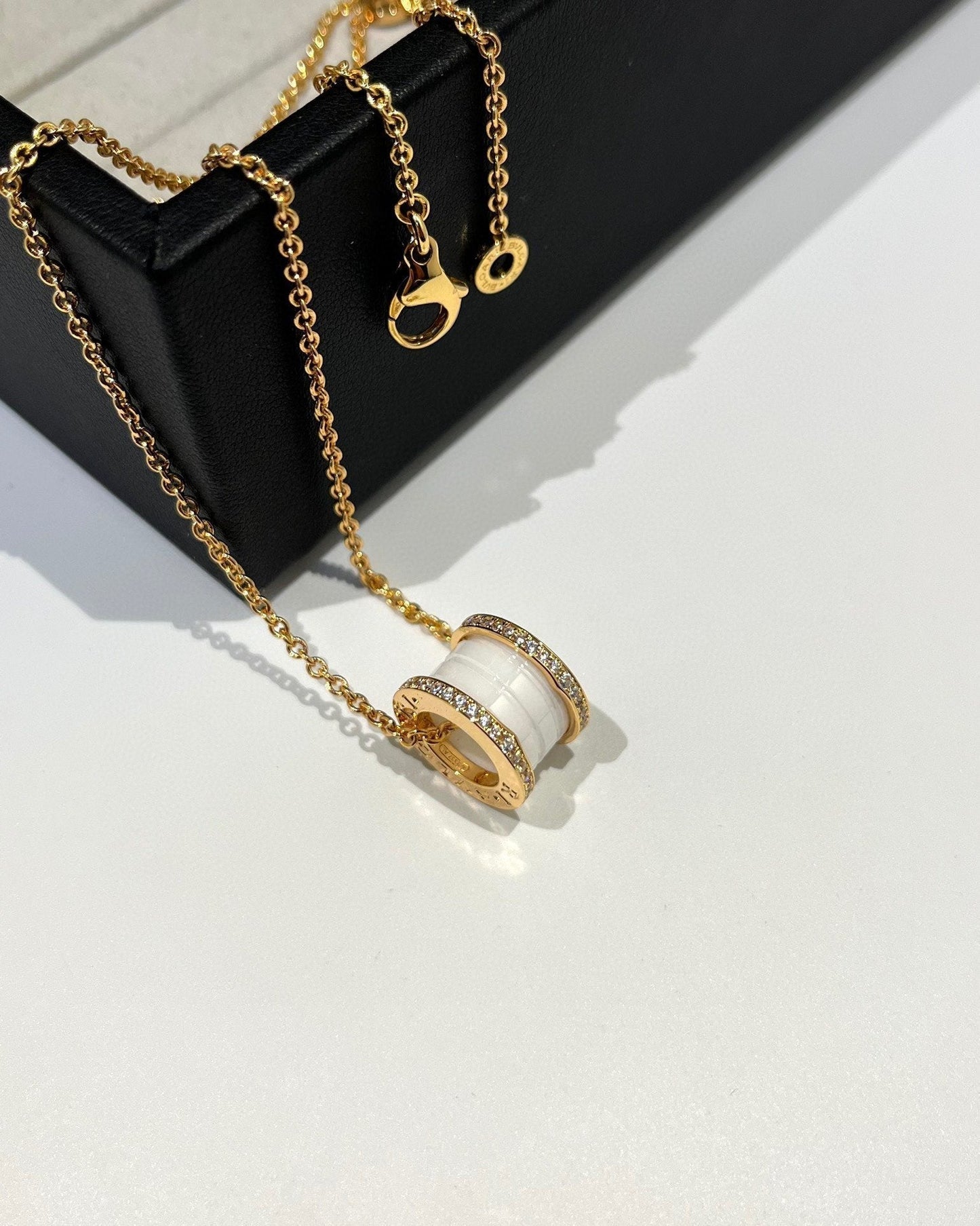 [Mystic Crown]ZERO 1 WHITE CERAMIC DIAMOND PINK GOLD NECKLACE